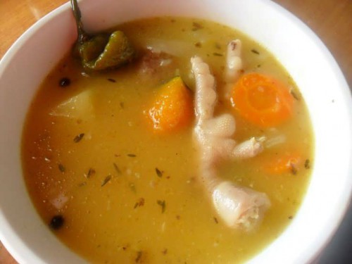 طرز تهیه سوپ پای مرغ ساده خوشمزه و مقوی با طعم بسیار عالی