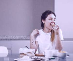 بهبود ظاهر فک و صورت و سلامت با جویدن صحیح غذا