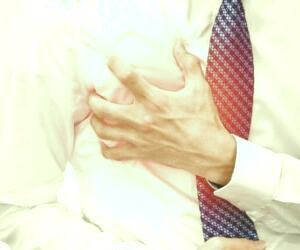 بررسی علائم احتمالی حمله قلبی