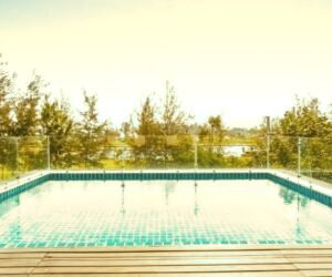 پوست و موی شما در استخر چه تغییراتی می کند؟