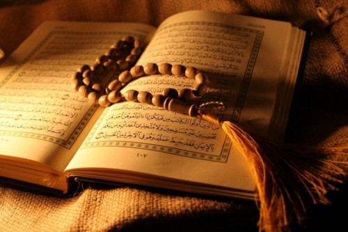 انشا با موضوع انس با قرآن یعنی چه؟