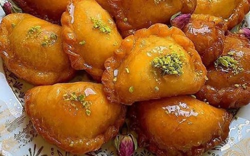 طرز تهیه قطاب خوشمزه با عطر و طعمی بی نظیر به روش یزدی اصیل