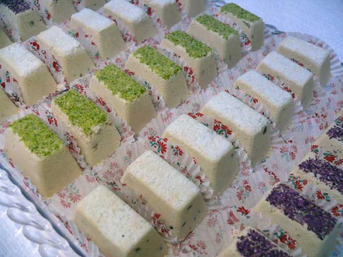 طرز تهیه حلوای زنجبیلی خوشمزه و سنتی تبریزی با پودر گردو