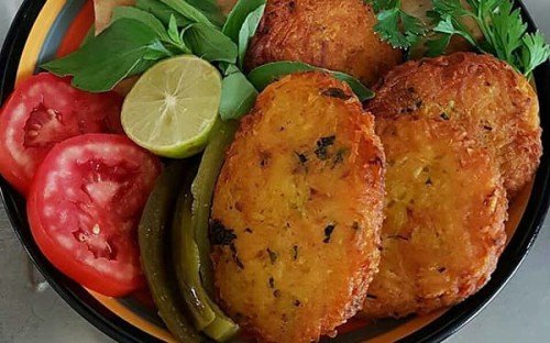 طرز تهیه کوکو سیب زمینی خام ساده و خوشمزه بدون گوشت مرحله به مرحله