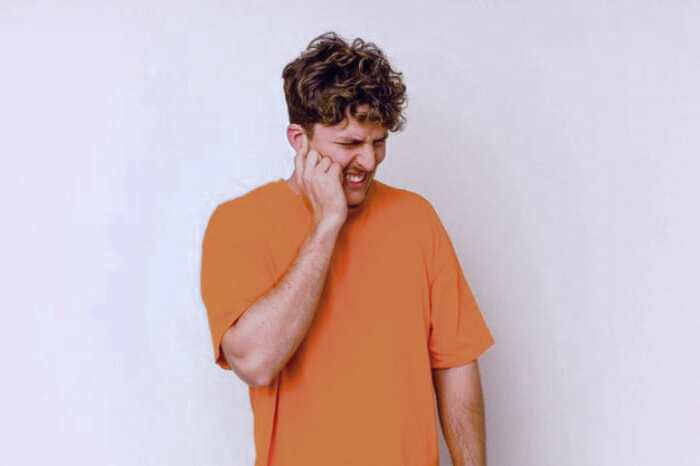 سوت کشیدن گوش