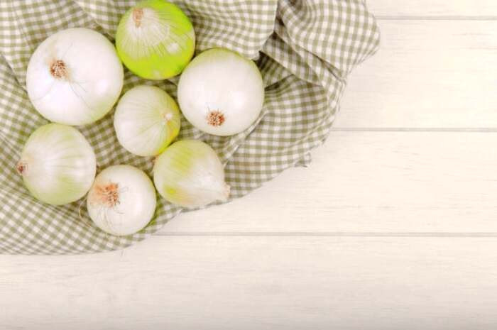 نحوه گرفتن آب پیاز پیاز سفید