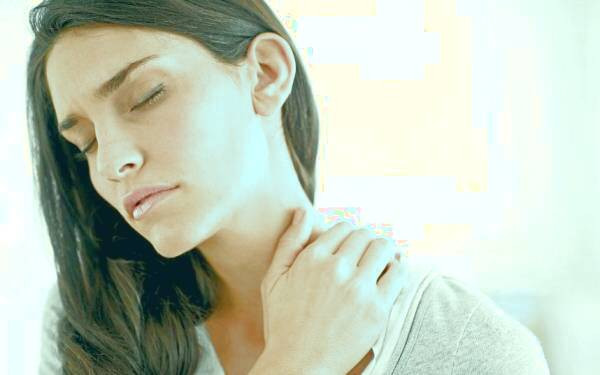 آموزش ماساژ گردن و شانه گردن و شانه درد