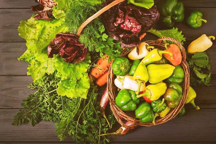 برگ سبزیجات تیره برای زیبایی پوست برگ سبزیجات تیره