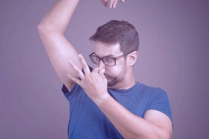 بهداشت ضعیف دلیل بوی بد عرق بوی بد عرق