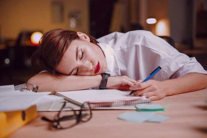 تعویض لنز چشم لنز خواب