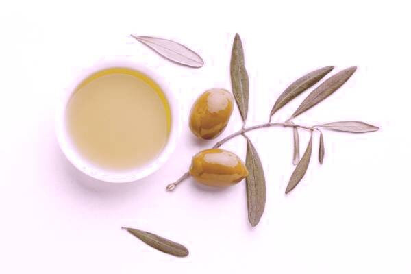 روغن زیتون برای درمان ملاسما استفاده از روغن زیتون