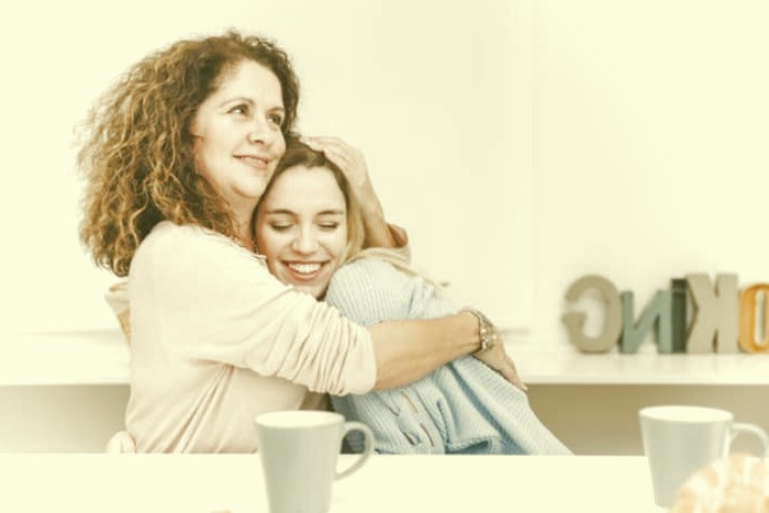  آغوش گرفتن یکدیگر