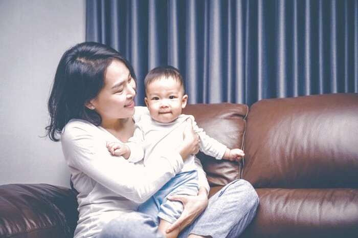  آغوش گرفتن یکدیگر