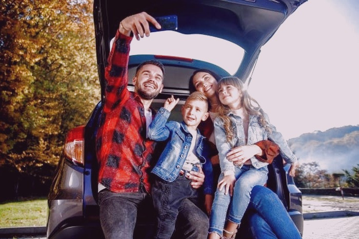 ماشین گرفتگی کودکان در سفر