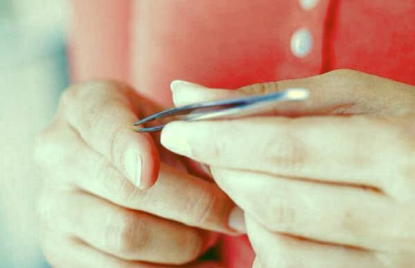 فرو رفتن چوب در دست