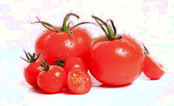 آب گوجه فرنگی برای پوست آب گوجه فرنگی و پوست