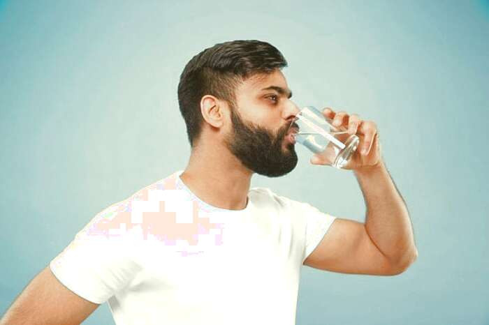 کم آبی علت خستگی و سوزش چشم کم آبی بدن