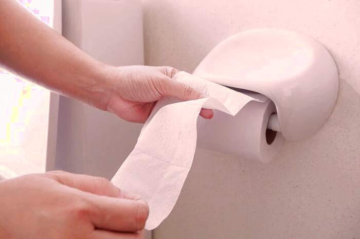 خطرات استفاده از دستمال توالت دستمال توالت