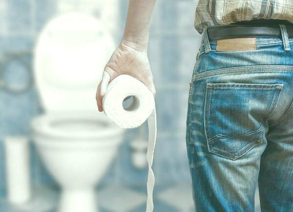 دفع مواد غیر قابل هضم از لوله های گوارشی دستشویی رفتن
