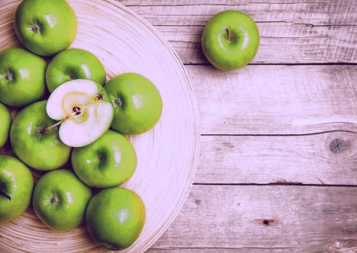 سیب برای سم زدایی روده و کبد سیب برای کبد