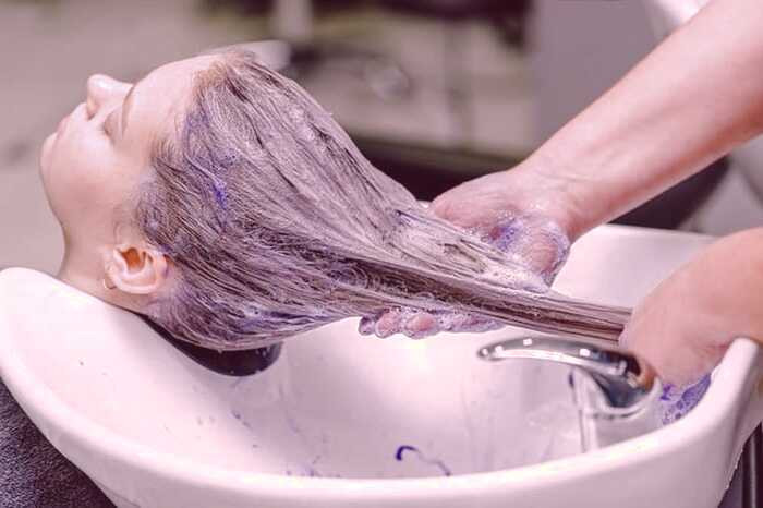 آیا رنگ مو باعث ریزش مو میشود علت ریزش مو