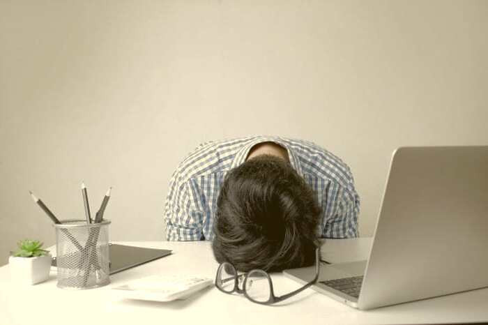 فواید چرت زدن و خواب برای سلامتی فواید چرت زدن
