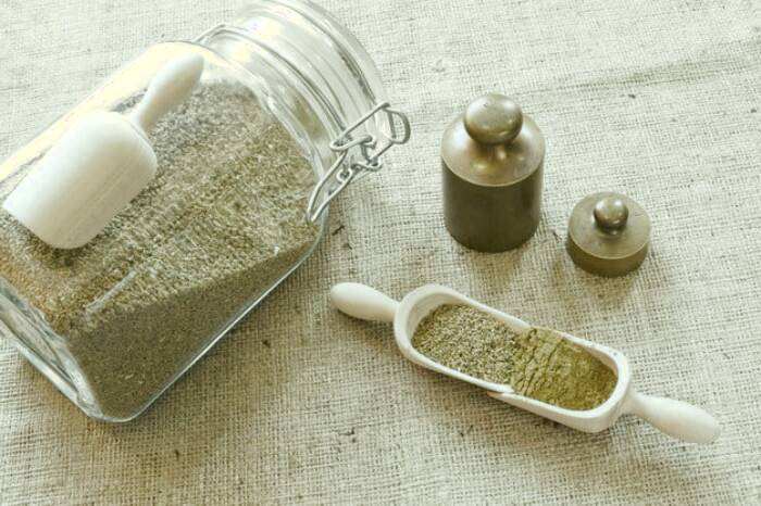 تخم کرفس از داروهای گیاهی درمان عفونت کلیه داروهای گیاهی درمان عفونت کلیه