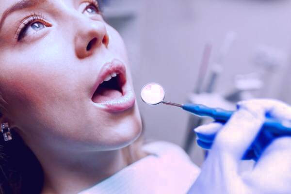 جراحی ایمپلنت چانه