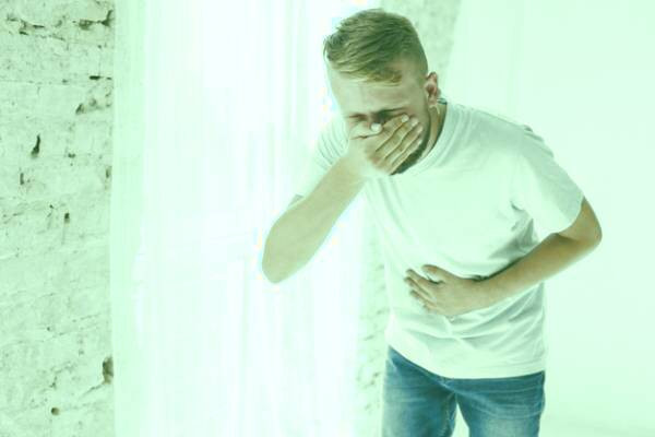 آروغ زدن و مشکلات گوارشی درد شکم و آروغ زدن