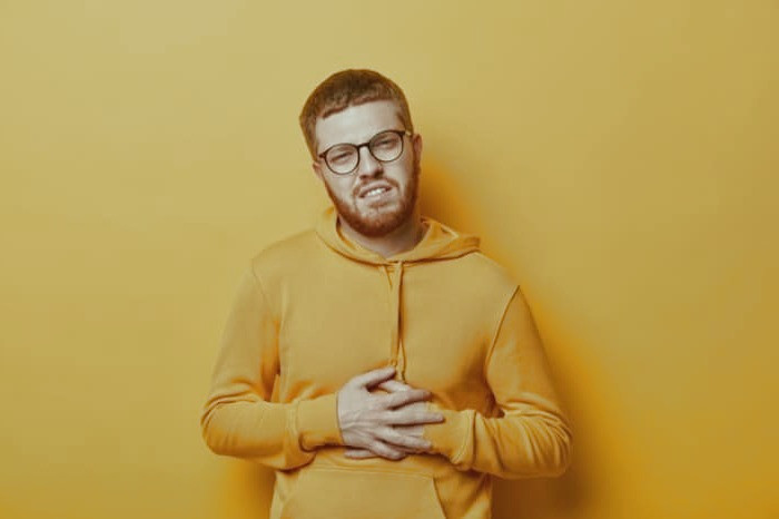 درد بالای شکم 