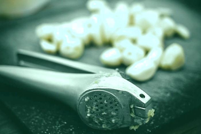 مضرات و فواید خوردن سیر خوردن سیر