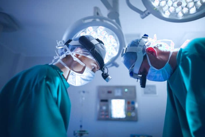 کاشت باتری قلب عمل باطری قلب