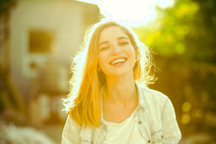 اهمیت نور خورشید برای جلوگیری از شل شدن پوست نور خورشید