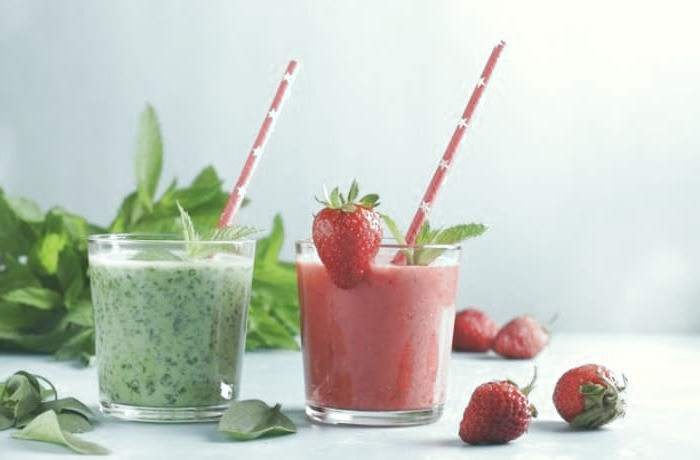 اسموتی اسفنجاج و توت فرنگی