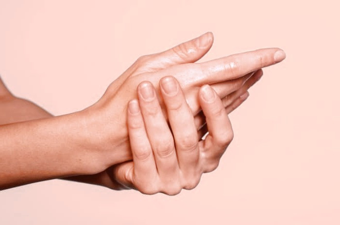 راه های جلوگیری از زرد شدن ناخن و درمان زرد شدن ناخن ها ناخن های زردرنگ