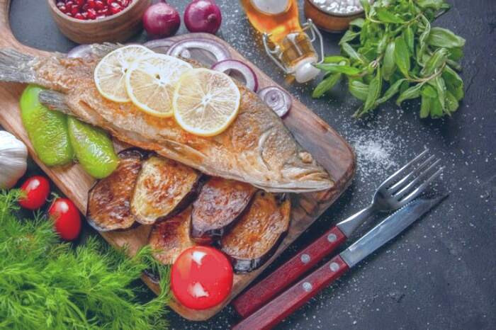 خوردن ماهی علت رشد موهای زائد صورت ماهی