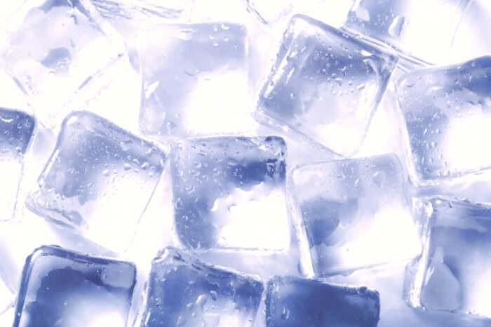 فواید گذاشتن پا در آب یخ روش تقویت ایمنی بدن