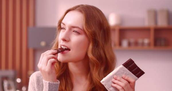 اجتناب از خوردن شکلات مصرف نکردن شکلات