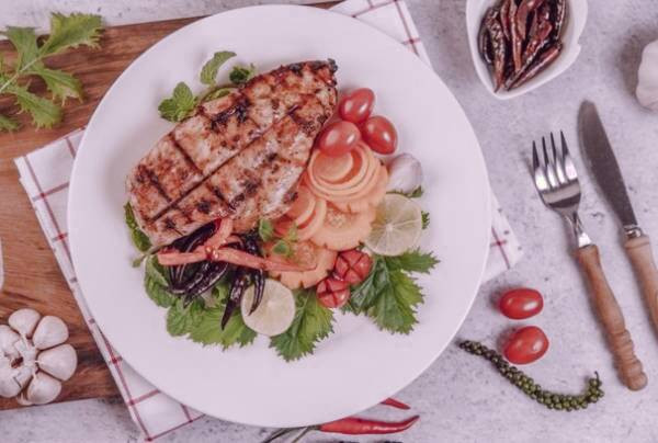 بهترین رژیم غذایی شب امتحان مصرف ماهی