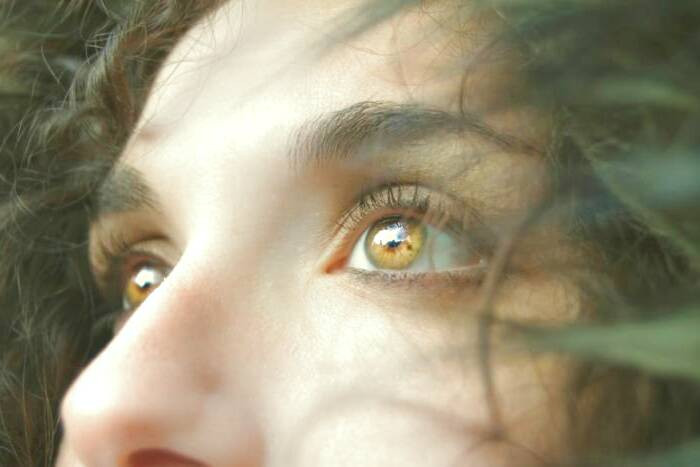 پوست درخشان