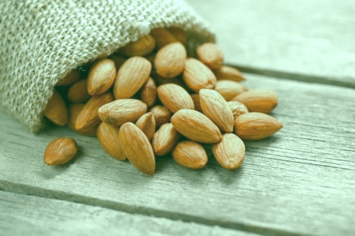 خواص بادام