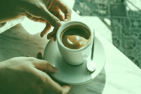 بررسی مزایای استثنایی نوشیدن یک فنجان قهوه اسپرسو