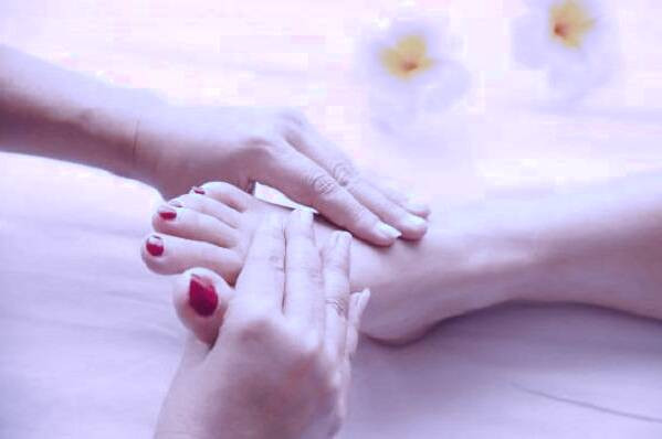 ماساژ انگشت های پا