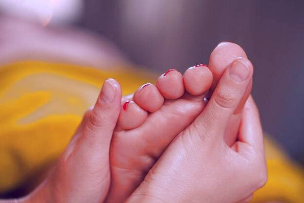 ماساژ شست پا