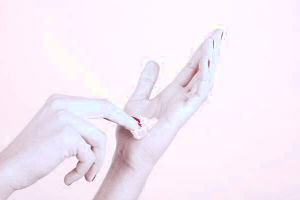 مرطوب کننده دست و صورت