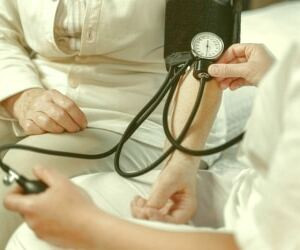 سبک زندگی سنتی برای کنترل فشار خون: راهکارهای غذایی موثر