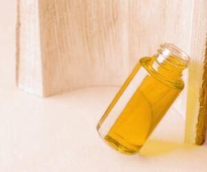 خواص و کاربرد روغن خراطین برای پوست