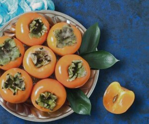 بهترین زمان مصرف خرمالو + تأثیر بر بارداری، قبل از خواب