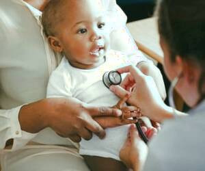 بررسی علائم هشدار دهنده فشار خون بالا در کودکان و نوزادان