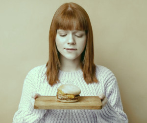 گرسنگی را مدیریت کنید | راهکارهای تغذیه ای برای پیشگیری از گرسنگی